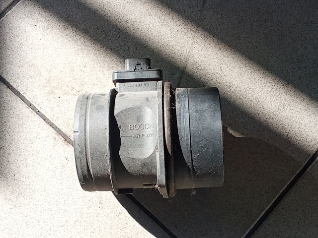 bontott VW PASSAT B6 Légtömegmérő