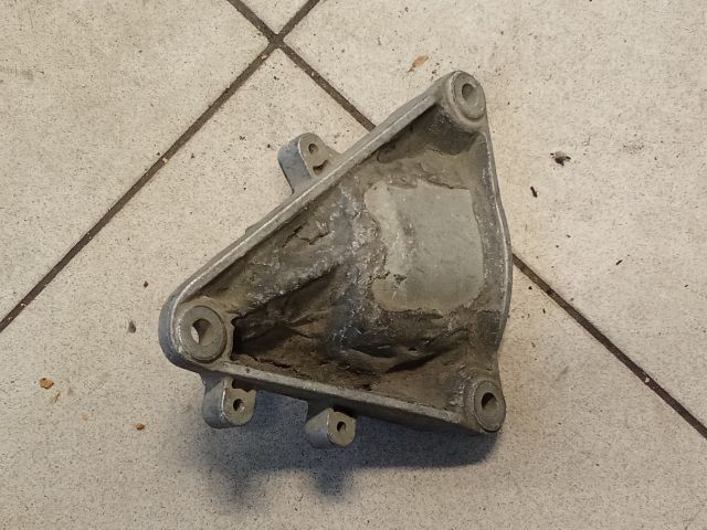 bontott VW PASSAT B6 Motor Tartó Bak (Pozíciófüggetlen)