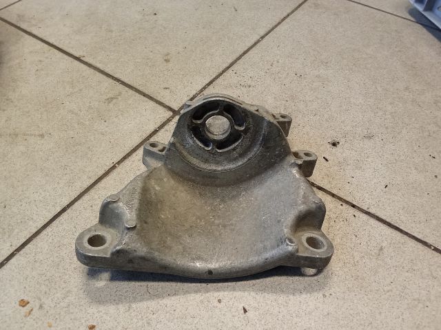 bontott VW PASSAT B6 Motor Tartó Bak (Pozíciófüggetlen)