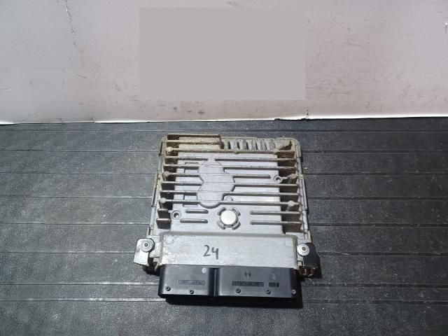 bontott VW PASSAT B6 Motorvezérlő