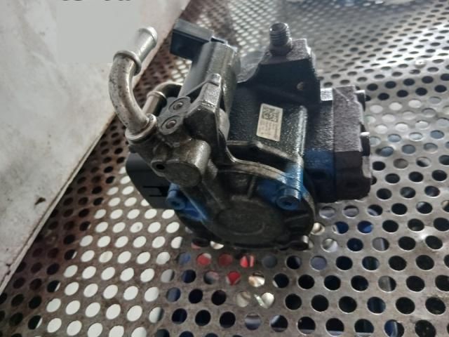 bontott VW PASSAT B6 Nagynyomású Szivattyú