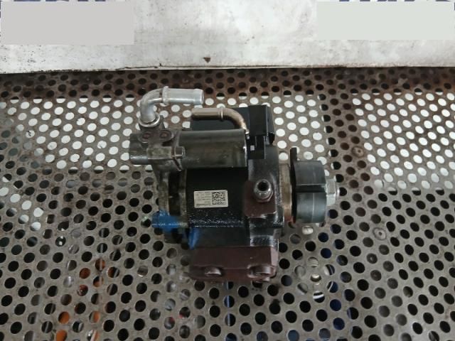 bontott VW PASSAT B6 Nagynyomású Szivattyú