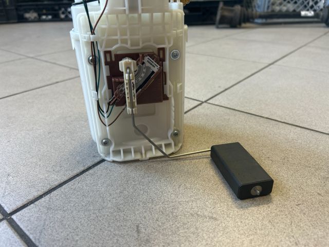 bontott VW PASSAT B6 Üzemanyag Szivattyú