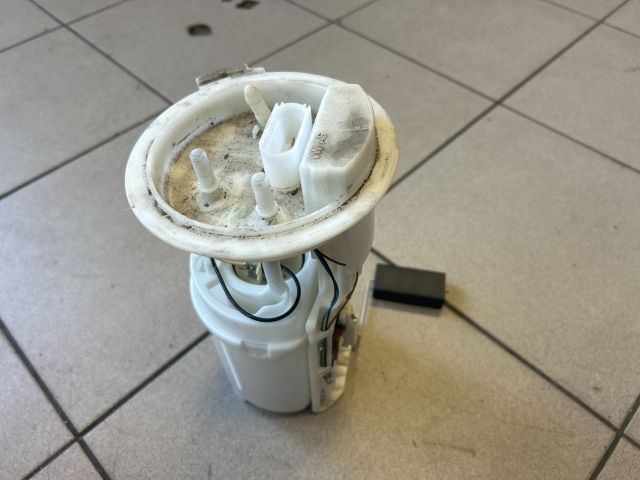 bontott VW PASSAT B6 Üzemanyag Szivattyú