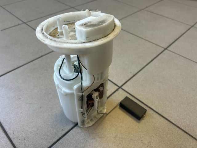 bontott VW PASSAT B6 Üzemanyag Szivattyú