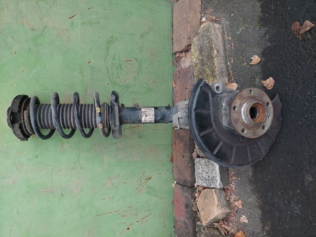 bontott VW PASSAT B6 Jobb első Csonkállvány Kerékaggyal