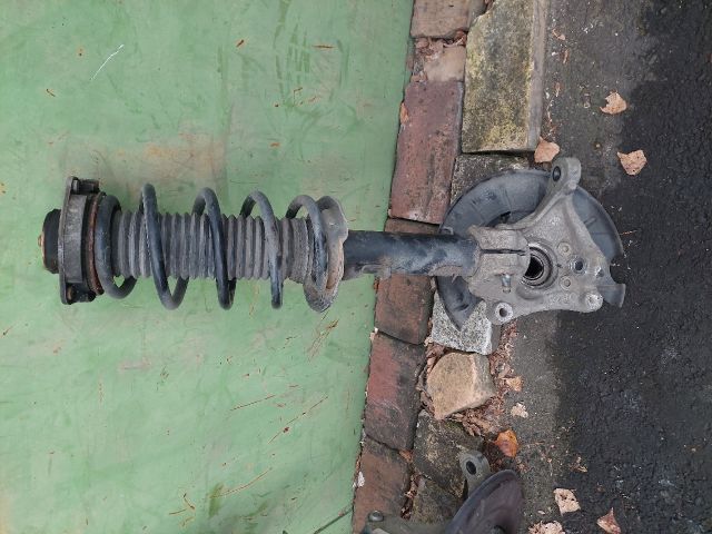 bontott VW PASSAT B6 Jobb első Csonkállvány Kerékaggyal