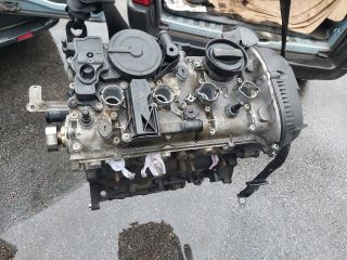 bontott VW PASSAT B6 Motor (Fűzött blokk hengerfejjel)