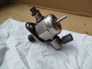 bontott VW PASSAT B6 Nagynyomású Szivattyú