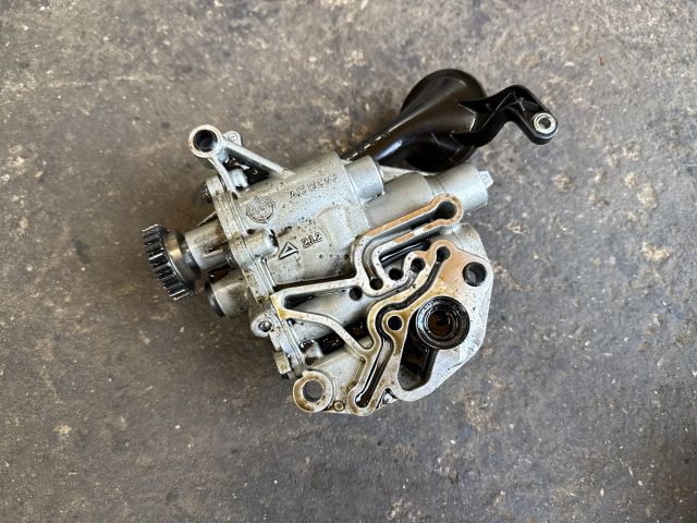 bontott VW PASSAT B6 Olajszivattyú