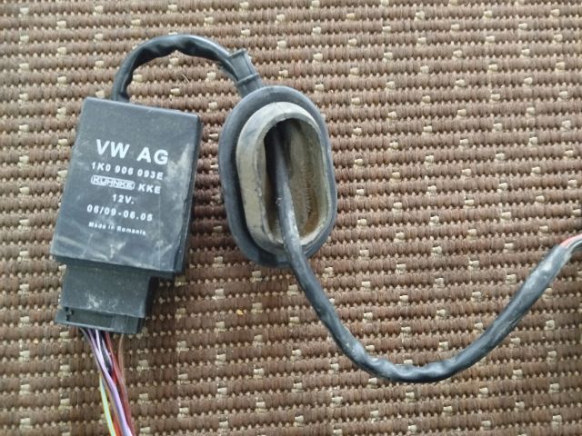 bontott VW PASSAT B6 Üzemanyag Szivattyú Relé