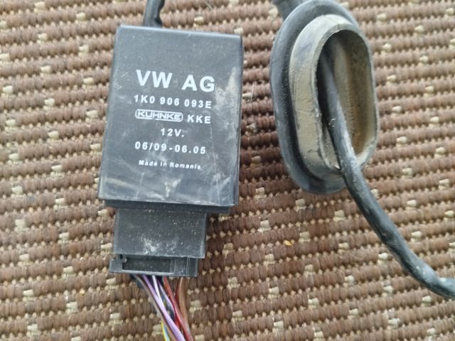 bontott VW PASSAT B6 Üzemanyag Szivattyú Relé