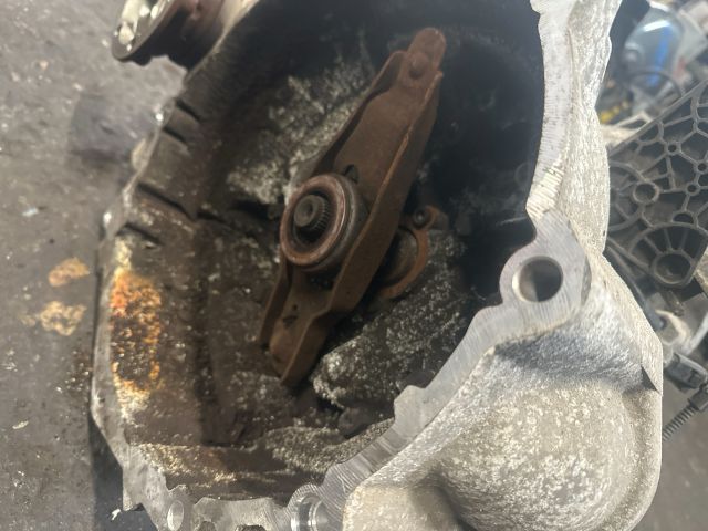 bontott VW PASSAT B6 Váltó (Mechanikus)