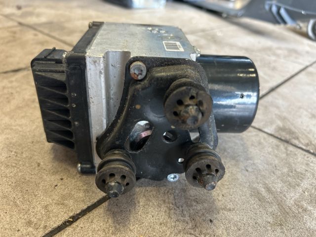 bontott VW PASSAT B6 ABS Kocka