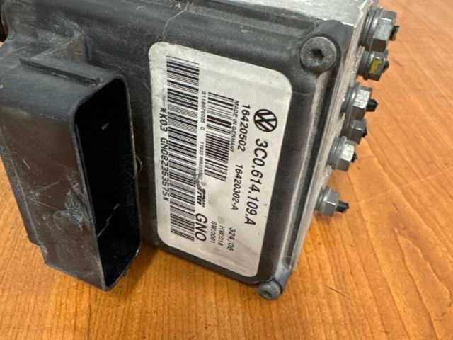 bontott VW PASSAT B6 ABS Kocka