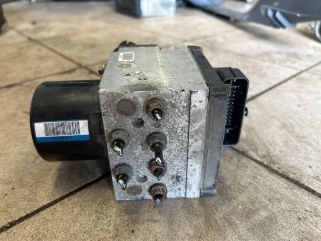 bontott VW PASSAT B6 ABS Kocka