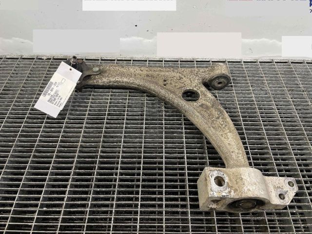 bontott VW PASSAT B6 Bal első Lengőkar