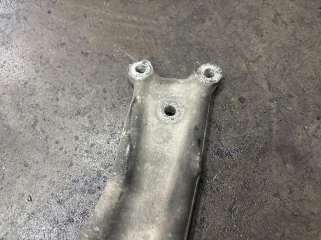 bontott VW PASSAT B6 Bal első Lengőkar