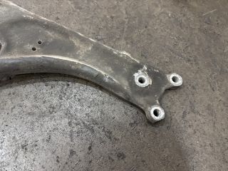 bontott VW PASSAT B6 Bal első Lengőkar