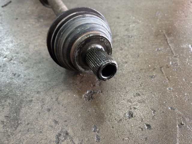 bontott VW PASSAT B6 Bal Féltengely