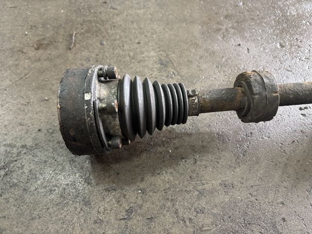 bontott VW PASSAT B6 Bal Féltengely