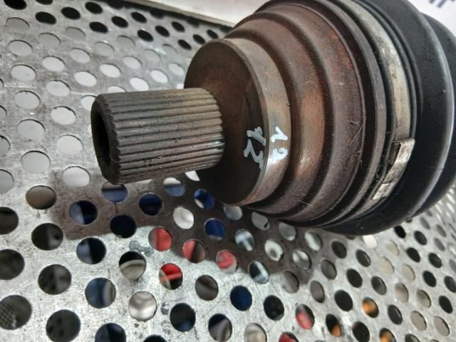 bontott VW PASSAT B6 Bal Féltengely