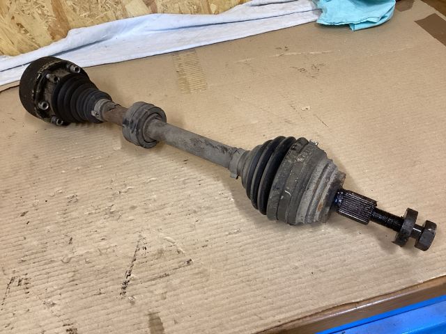 bontott VW PASSAT B6 Bal Féltengely