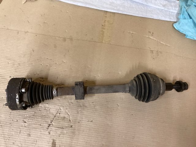 bontott VW PASSAT B6 Bal Féltengely