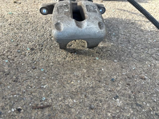 bontott VW PASSAT B6 Bal hátsó Féknyereg Munkahengerrel