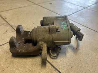 bontott VW PASSAT B6 Bal hátsó Féknyereg Munkahengerrel