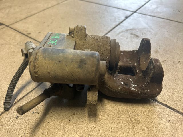 bontott VW PASSAT B6 Bal hátsó Féknyereg Munkahengerrel