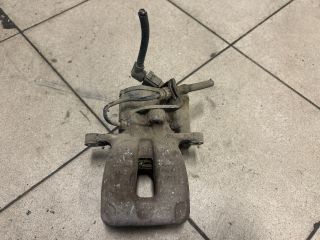 bontott VW PASSAT B6 Bal hátsó Féknyereg Munkahengerrel