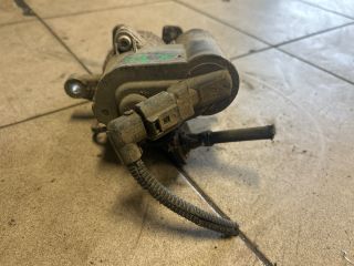 bontott VW PASSAT B6 Bal hátsó Féknyereg Munkahengerrel