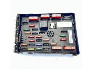 bontott VW PASSAT B6 Biztosítéktábla Motortér