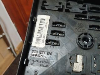 bontott VW PASSAT B6 Biztosítéktábla Motortér