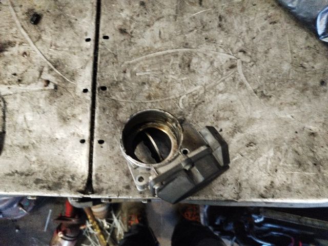 bontott VW PASSAT B6 Fojtószelep (Elektromos)