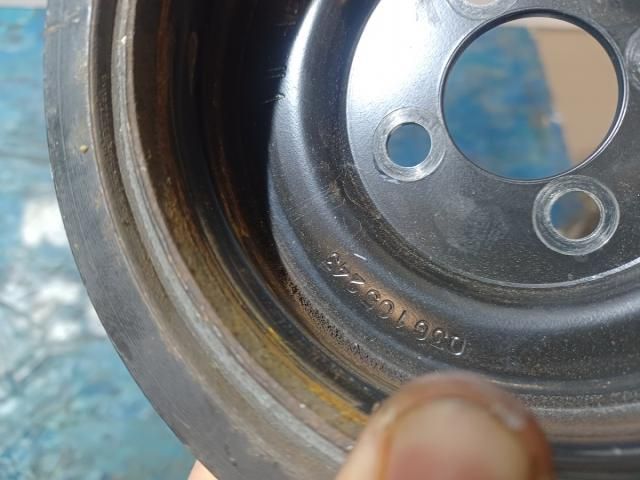 bontott VW PASSAT B6 Főtengely Szíjtárcsa