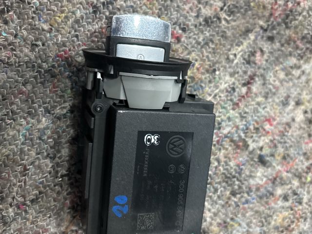 bontott VW PASSAT B6 Gyújtáskapcsoló Házzal