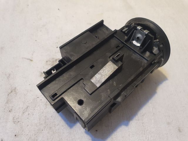 bontott VW PASSAT B6 Gyújtáskapcsoló Házzal