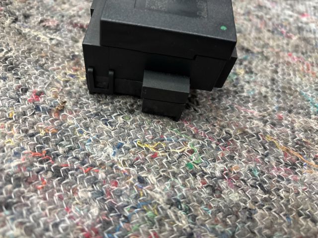 bontott VW PASSAT B6 Gyújtáskapcsoló Házzal