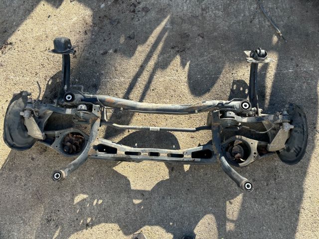 bontott VW PASSAT B6 Hátsó Híd (Tárcsafékes)