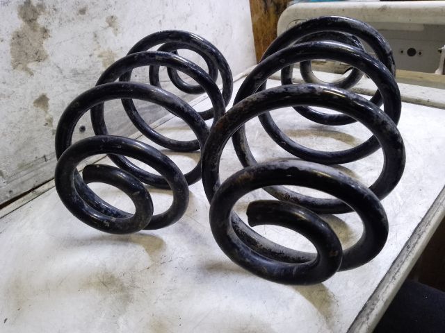 bontott VW PASSAT B6 Hátsó Rugó Pár