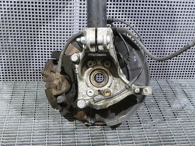 bontott VW PASSAT B6 Jobb első Csonkállvány