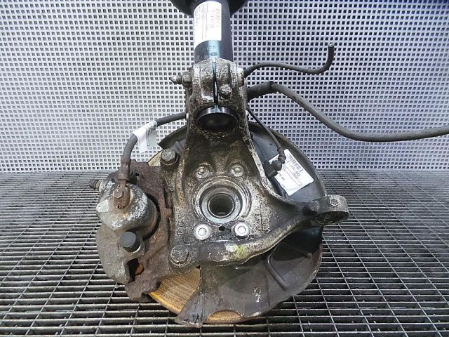 bontott VW PASSAT B6 Jobb első Csonkállvány