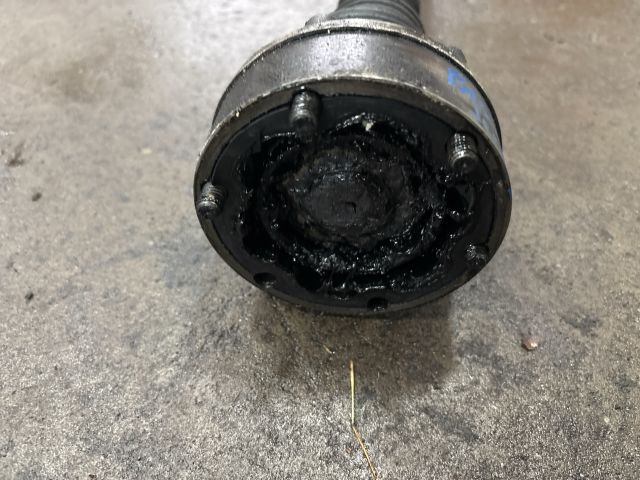 bontott VW PASSAT B6 Jobb Féltengely