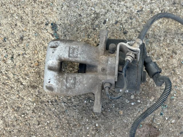 bontott VW PASSAT B6 Jobb hátsó Féknyereg Munkahengerrel