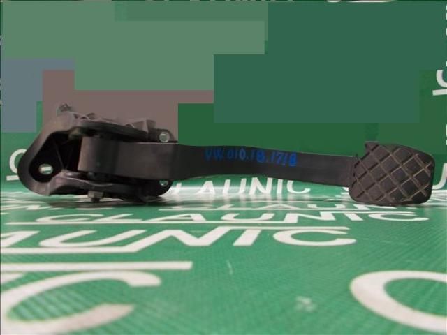 bontott VW PASSAT B6 Kuplung Pedál