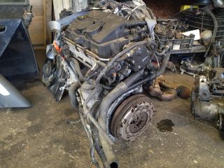 bontott VW PASSAT B6 Motor (Fűzött blokk hengerfejjel)