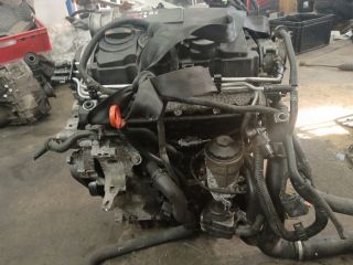 bontott VW PASSAT B6 Motor (Fűzött blokk hengerfejjel)