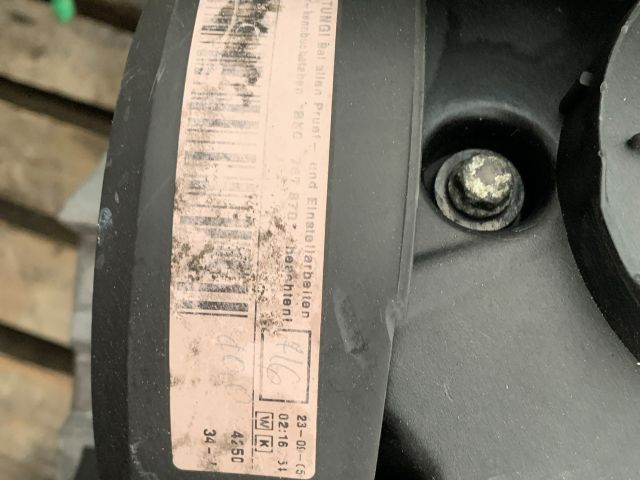 bontott VW PASSAT B6 Motor (Fűzött blokk hengerfejjel)